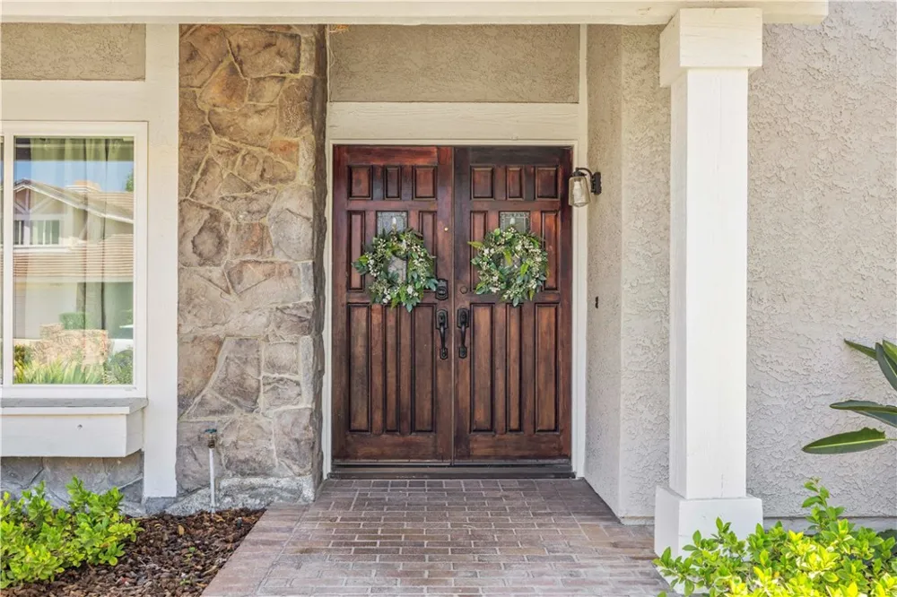 25768 Miguel Court Valencia, CA 91355
