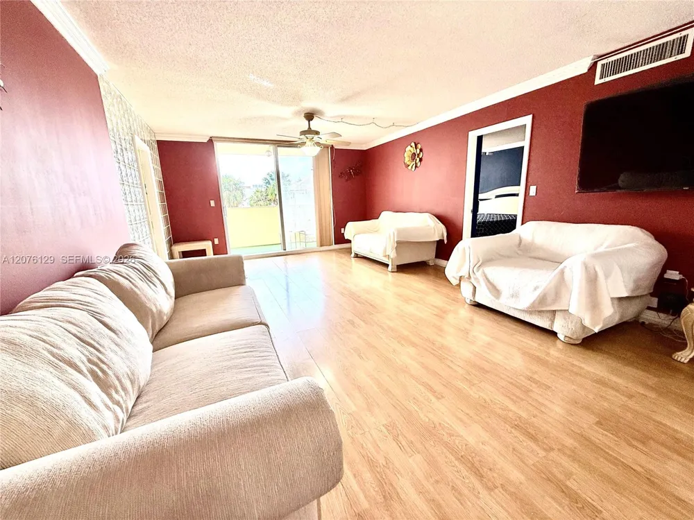 1833 S Ocean Dr #210 Hallandale Beach, FL 33009