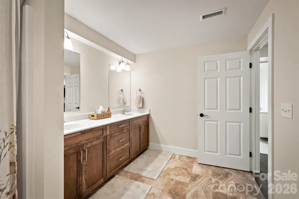1386 River Club Ridge Lenoir, NC 28645