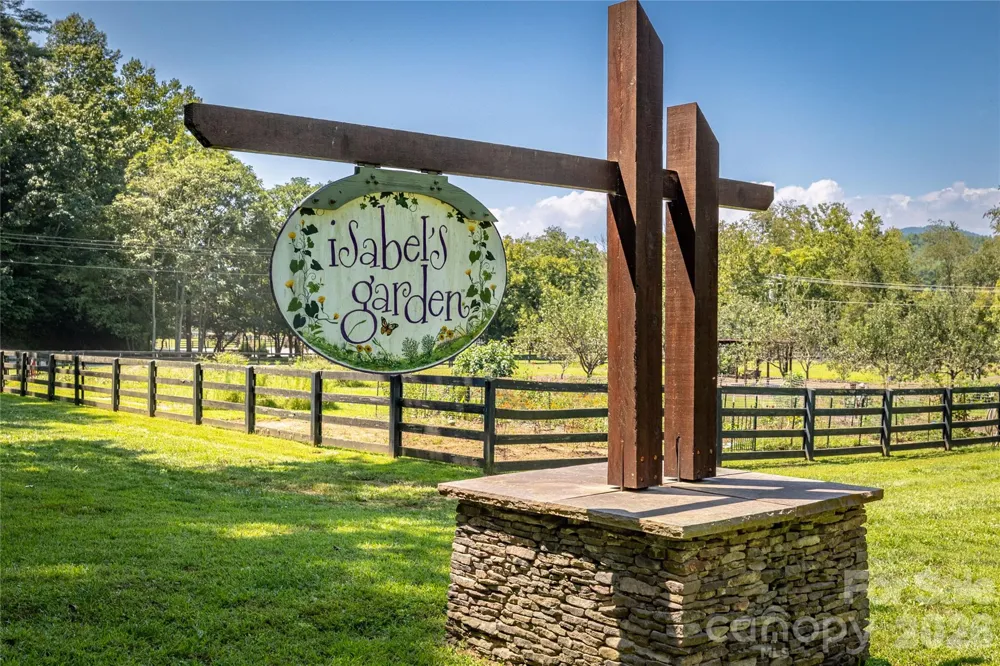 1386 River Club Ridge Lenoir, NC 28645