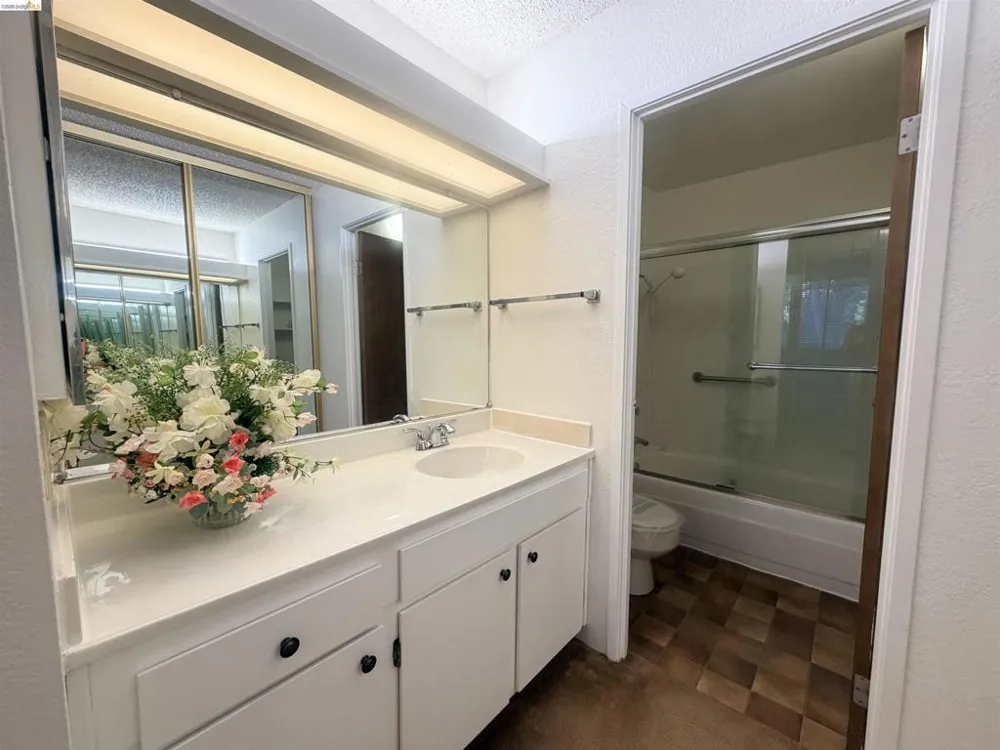 555 Pierce St #1021 Albany, CA 94706