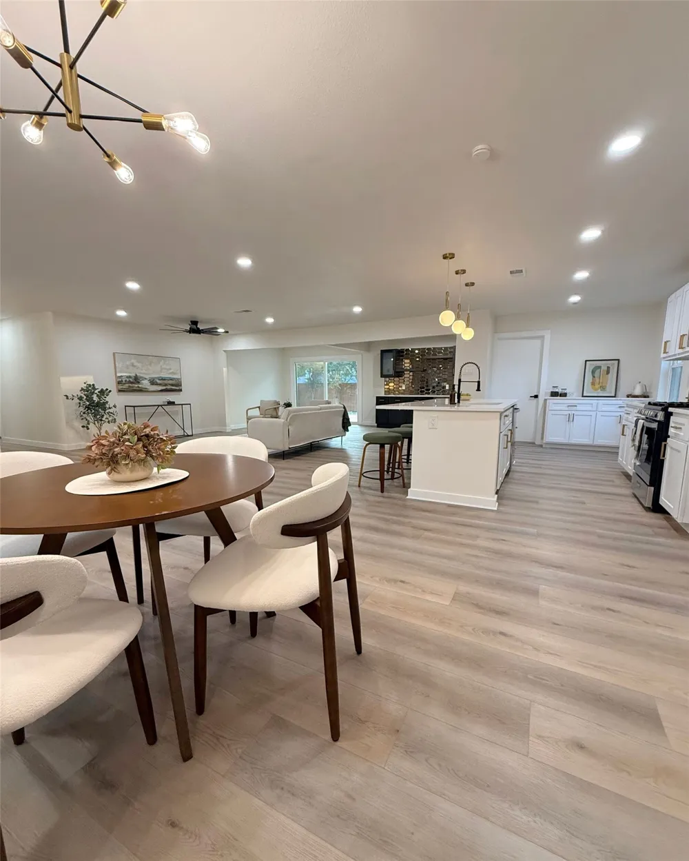 12911 Mitchwin Road Farmers Branch, TX 75234