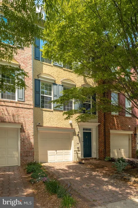 329 HELMUTH LANE