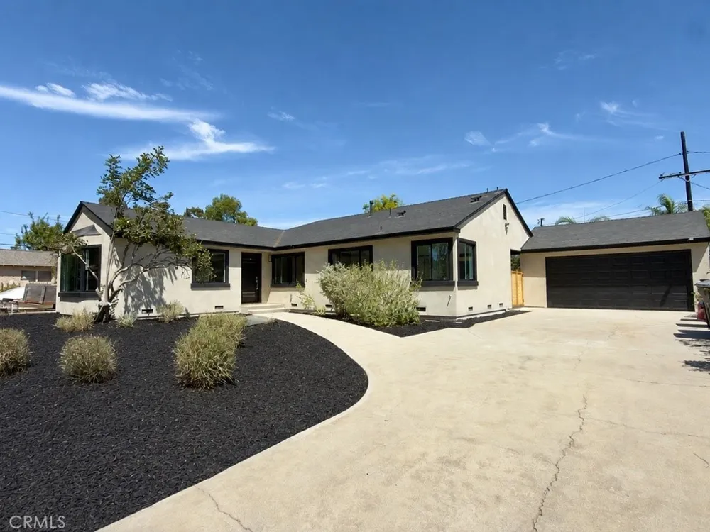 527 Park Orange, CA 92867