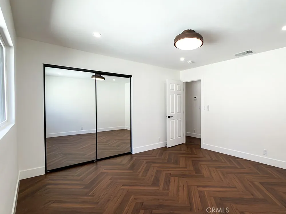 527 Park Orange, CA 92867