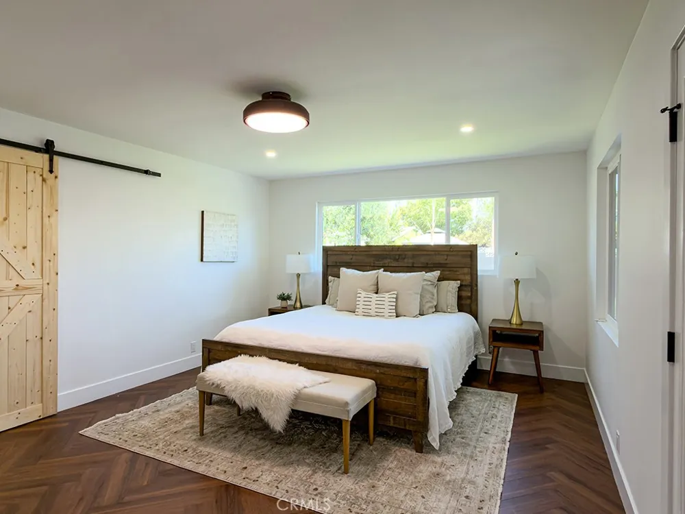 527 Park Orange, CA 92867