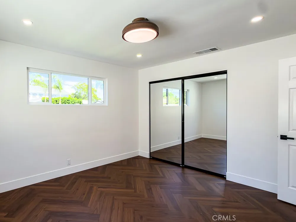 527 Park Orange, CA 92867