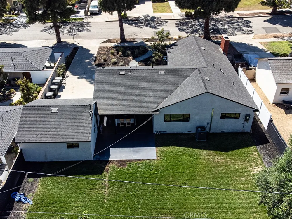 527 Park Orange, CA 92867