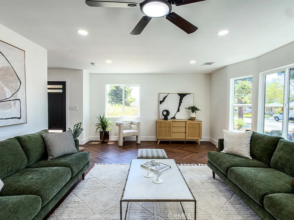 527 Park Orange, CA 92867