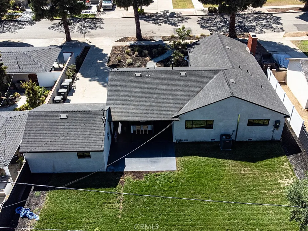 527 Park Orange, CA 92867