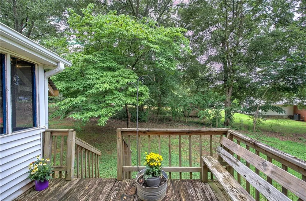 16 Jones Mill Place Cartersville, GA 30120