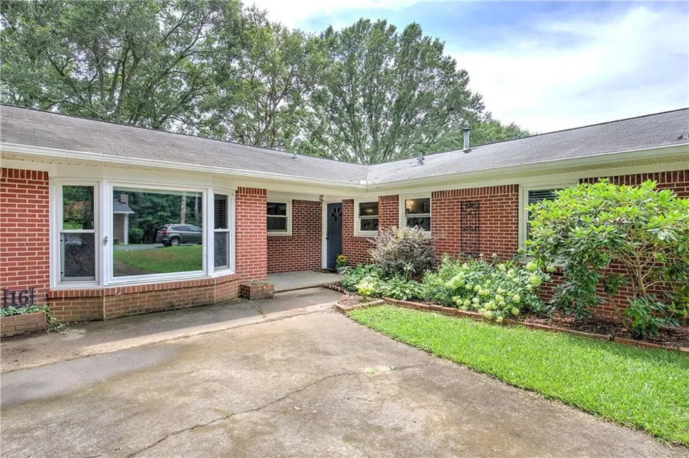 16 Jones Mill Place Cartersville, GA 30120