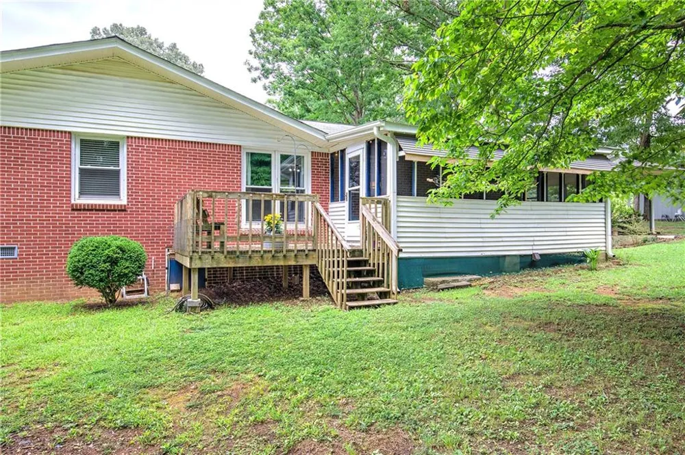 16 Jones Mill Place Cartersville, GA 30120