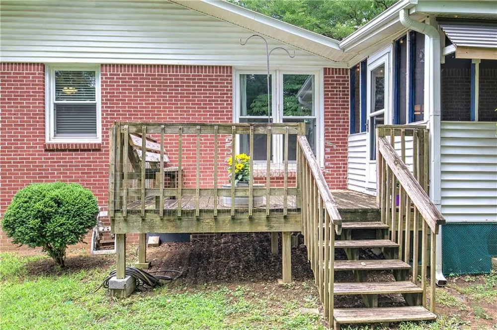 16 Jones Mill Place Cartersville, GA 30120