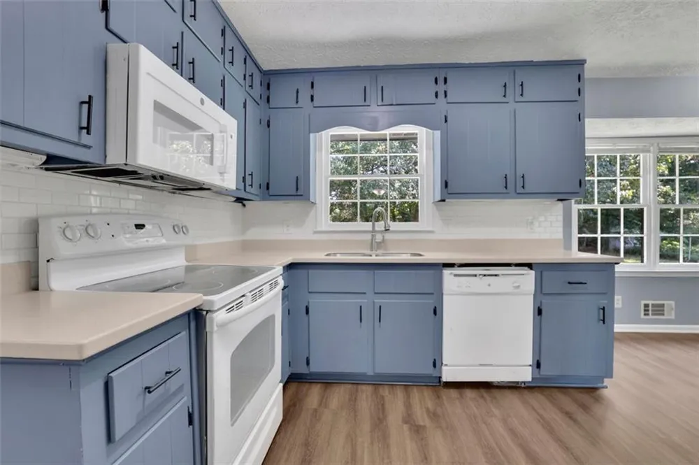 1686 NORTON ESTATES DRIVE Snellville, GA 30078