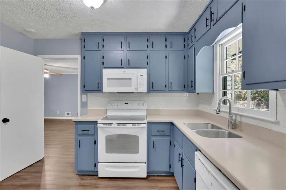 1686 NORTON ESTATES DRIVE Snellville, GA 30078