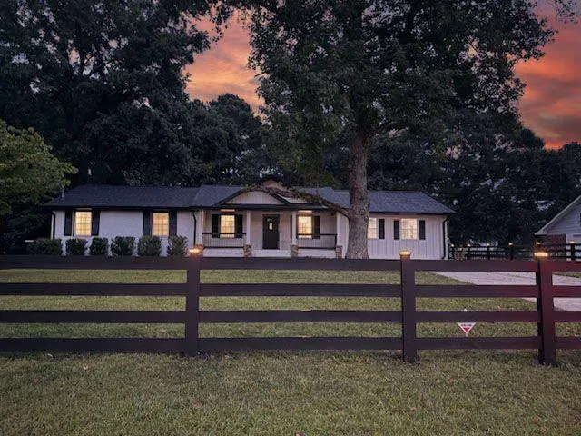 1686 NORTON ESTATES DRIVE Snellville, GA 30078