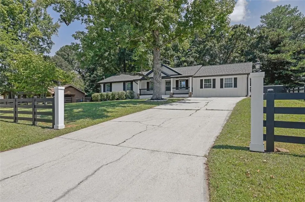 1686 NORTON ESTATES DRIVE Snellville, GA 30078