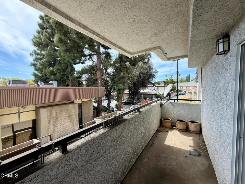 156 S Oak Knoll Avenue #201 Pasadena, CA 91101
