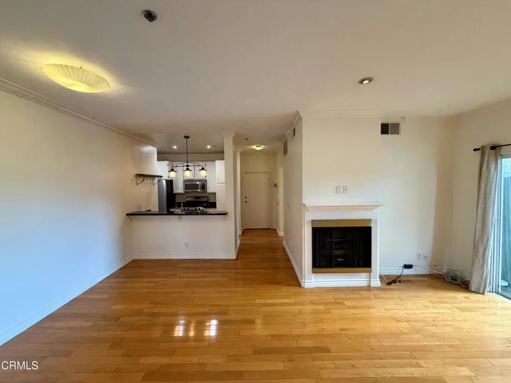 156 S Oak Knoll Avenue #201 Pasadena, CA 91101