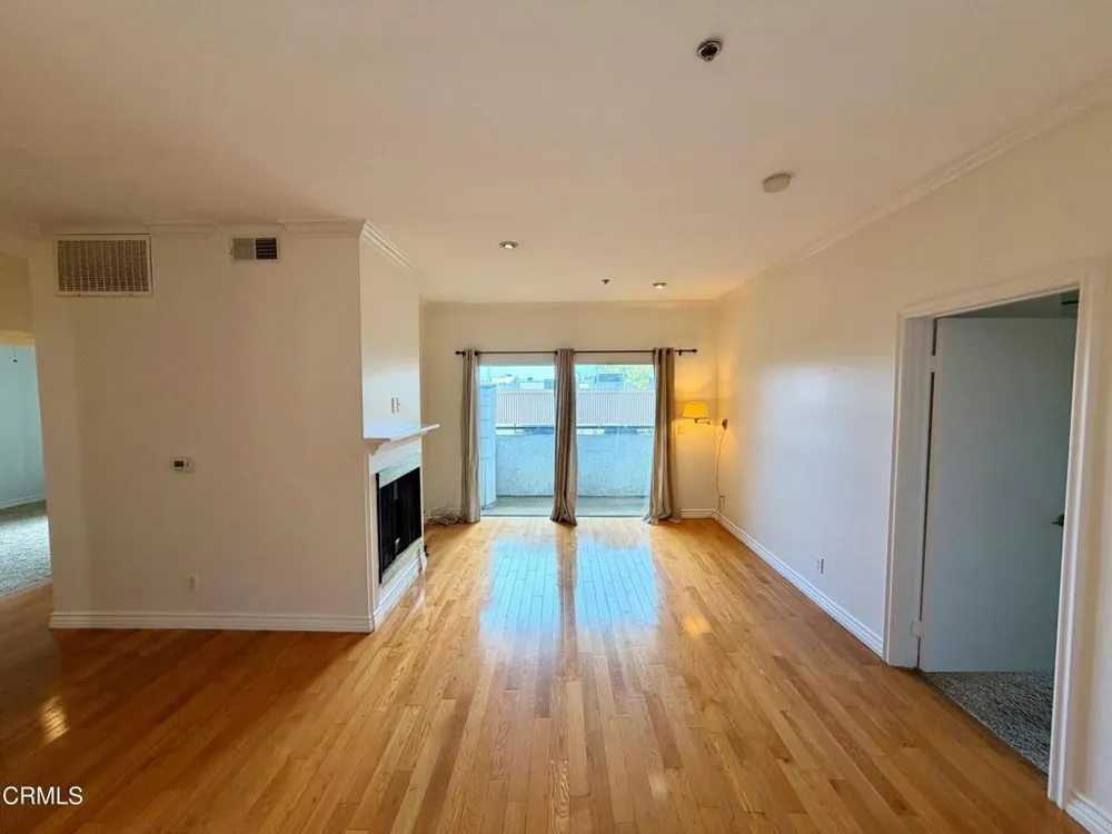 156 S Oak Knoll Avenue #201 Pasadena, CA 91101