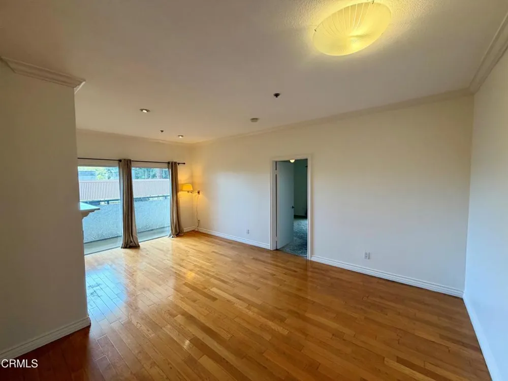 156 S Oak Knoll Avenue #201 Pasadena, CA 91101