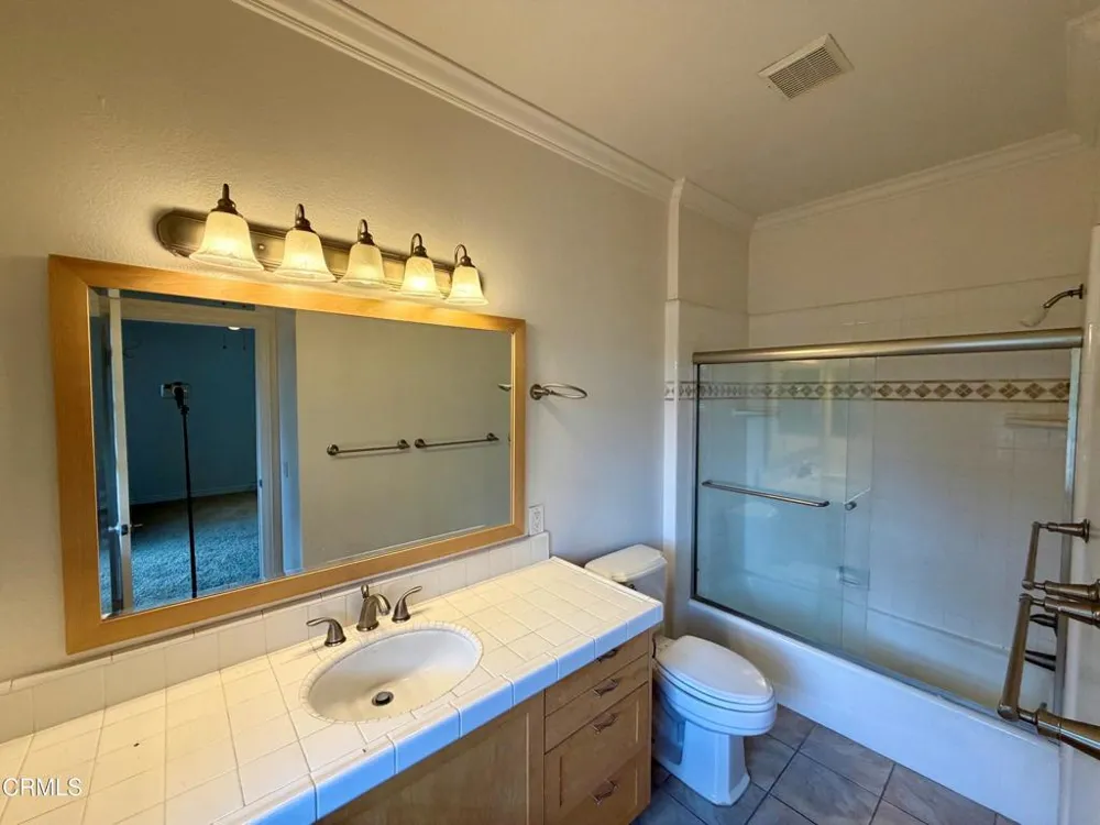 156 S Oak Knoll Avenue #201 Pasadena, CA 91101