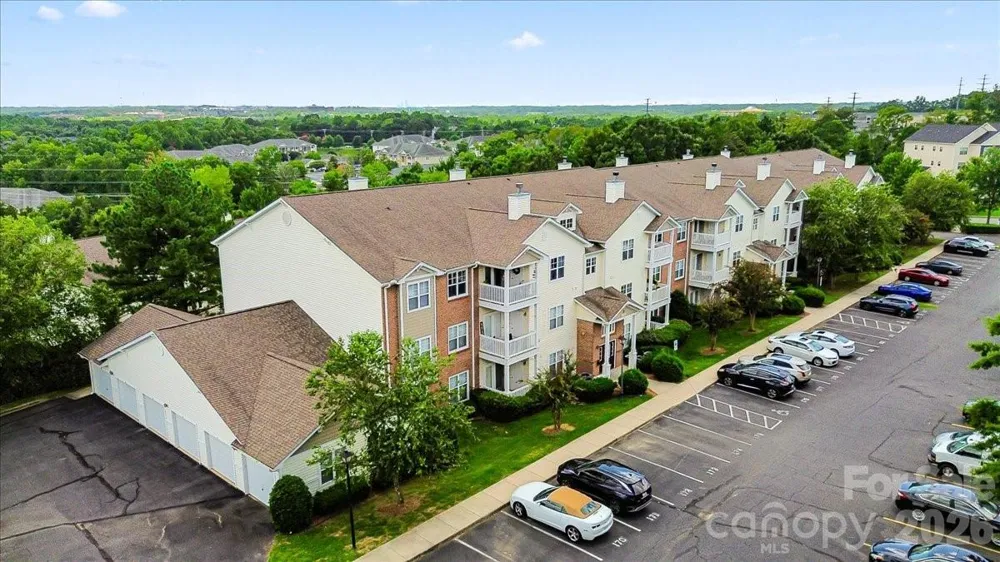 11232 Hyde Pointe Court Charlotte, NC 28262