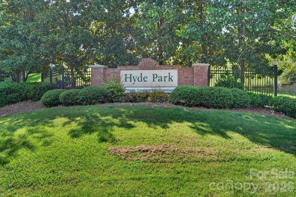 11232 Hyde Pointe Court Charlotte, NC 28262