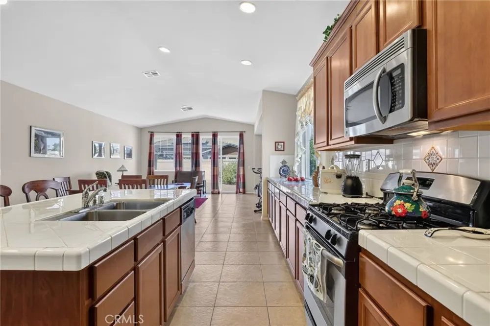 5821 Kingsbury Palmdale, CA 93552