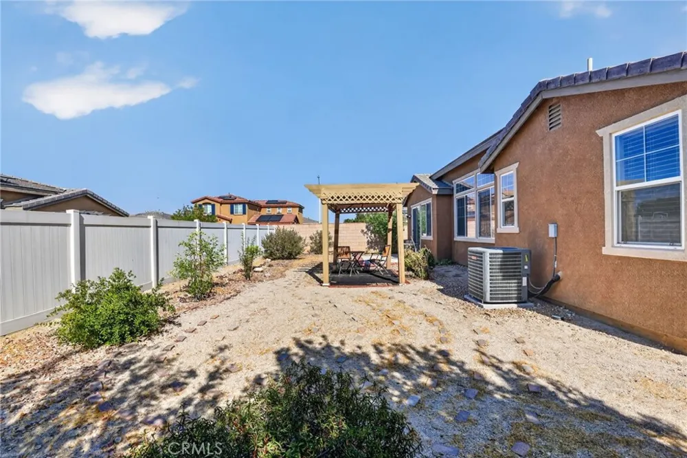 5821 Kingsbury Palmdale, CA 93552