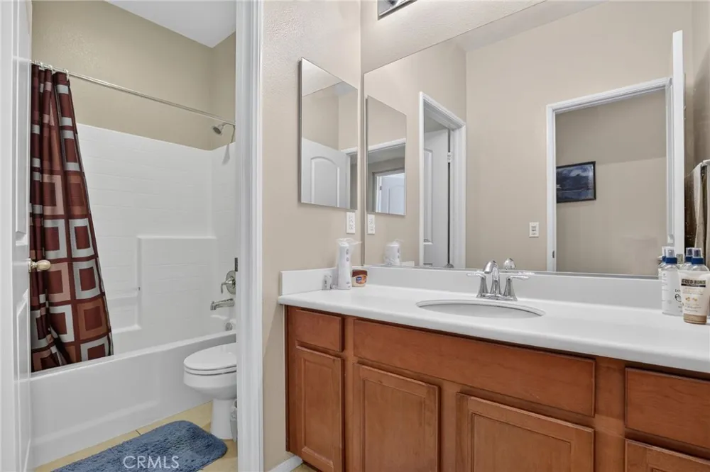 5821 Kingsbury Palmdale, CA 93552