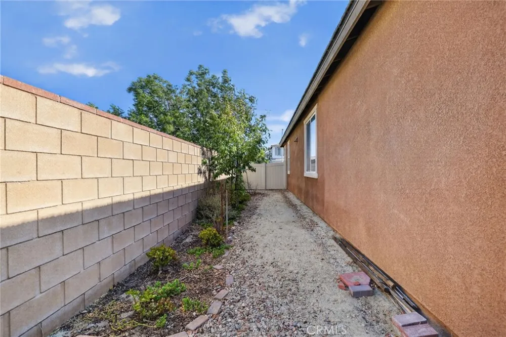 5821 Kingsbury Palmdale, CA 93552