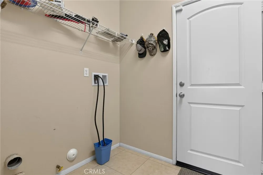 5821 Kingsbury Palmdale, CA 93552