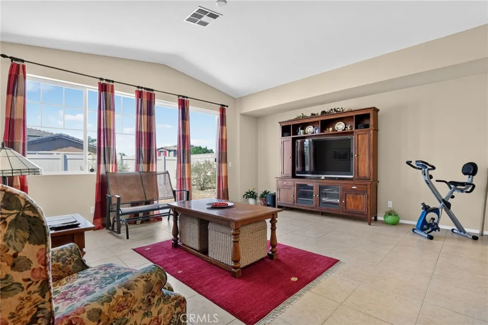 5821 Kingsbury Palmdale, CA 93552