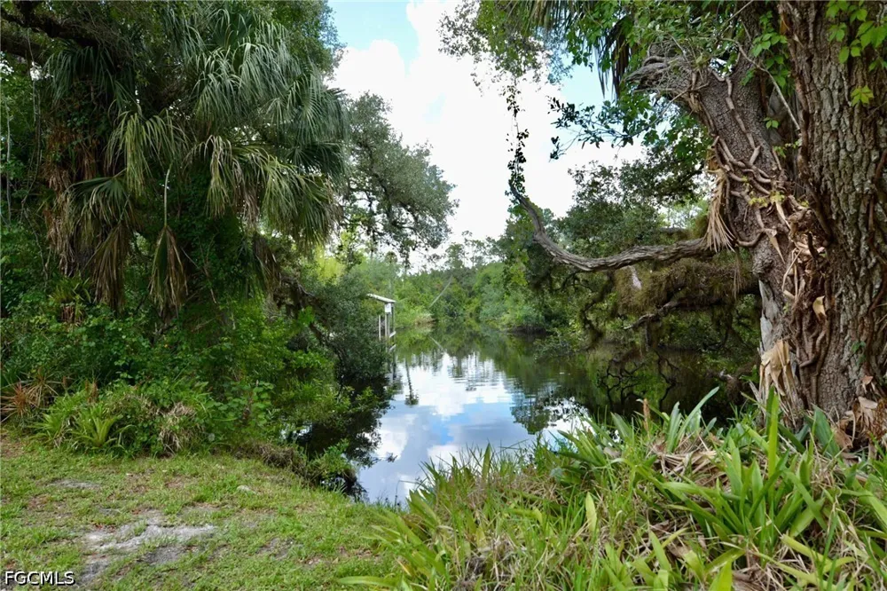 Elmwood Drive Alva, FL 33920