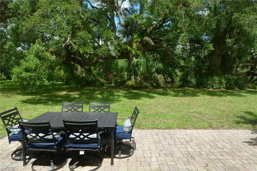 18220 Elmwood Drive Alva, FL 33920