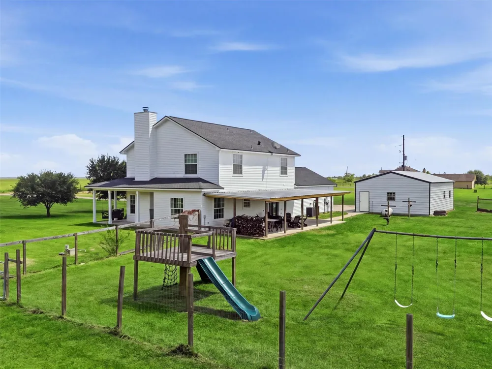 4560 Mcdermand Road China, TX 77713