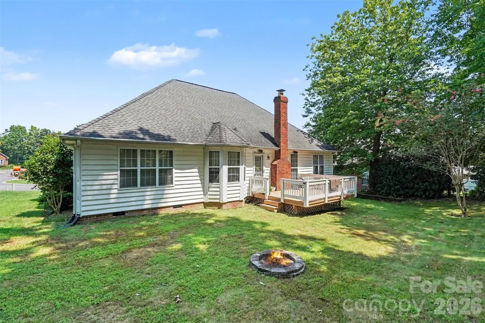 8202 Stevens Mill Road Matthews, NC 28104