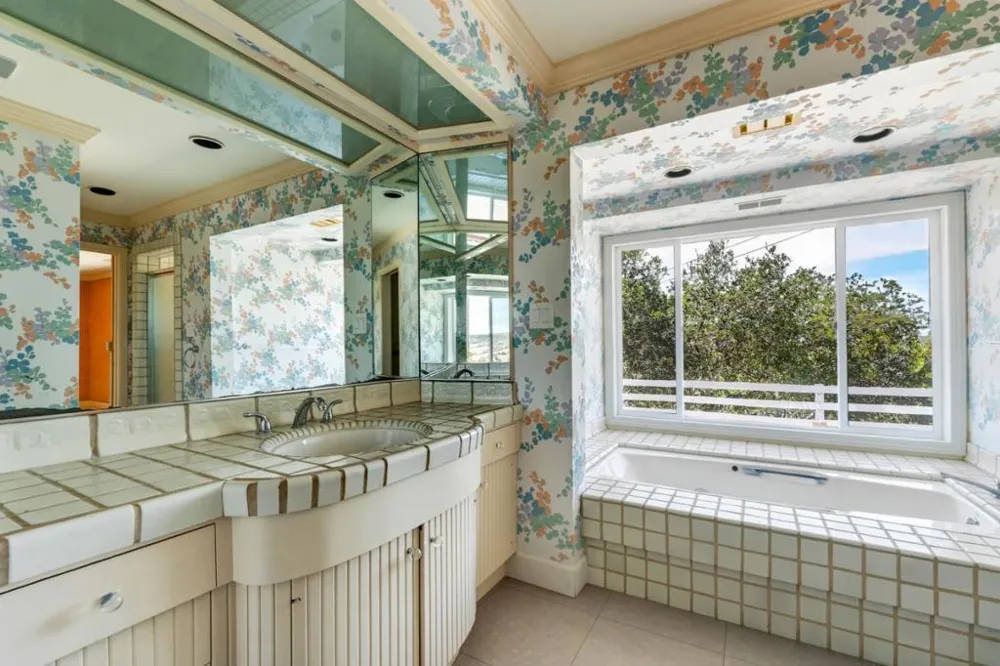 60 Seca Place Salinas, CA 93908