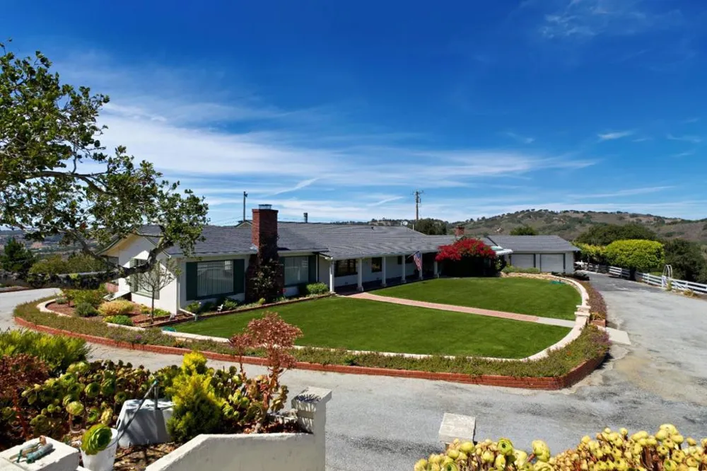 60 Seca Place Salinas, CA 93908