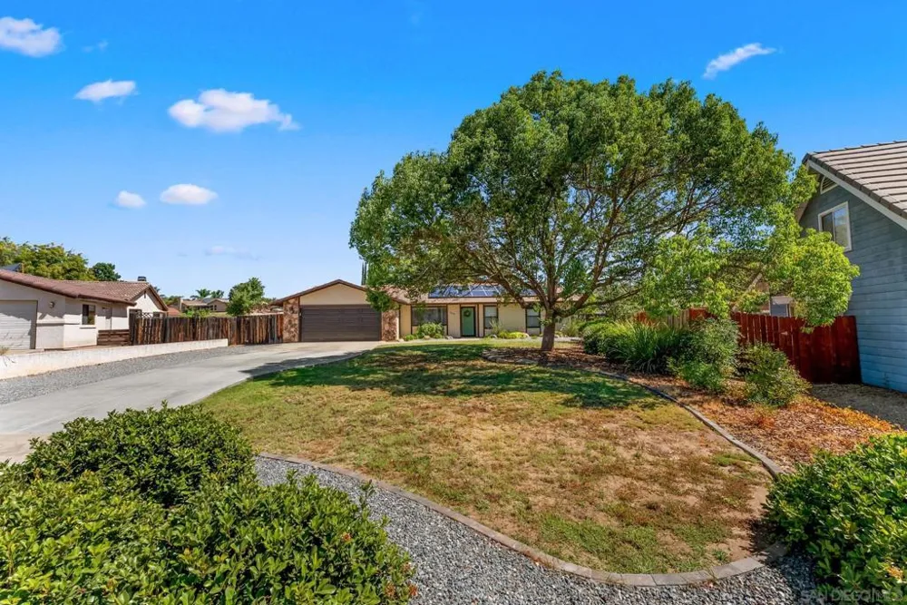 16333 Bassett Ramona, CA 92065
