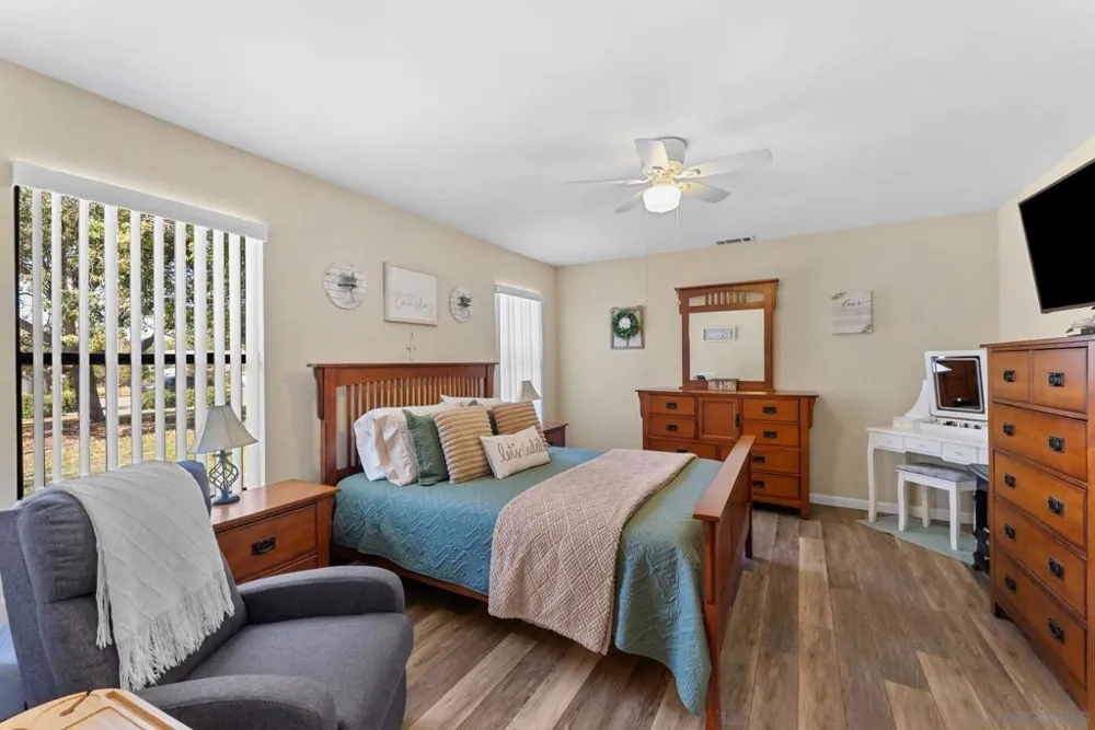 16333 Bassett Ramona, CA 92065
