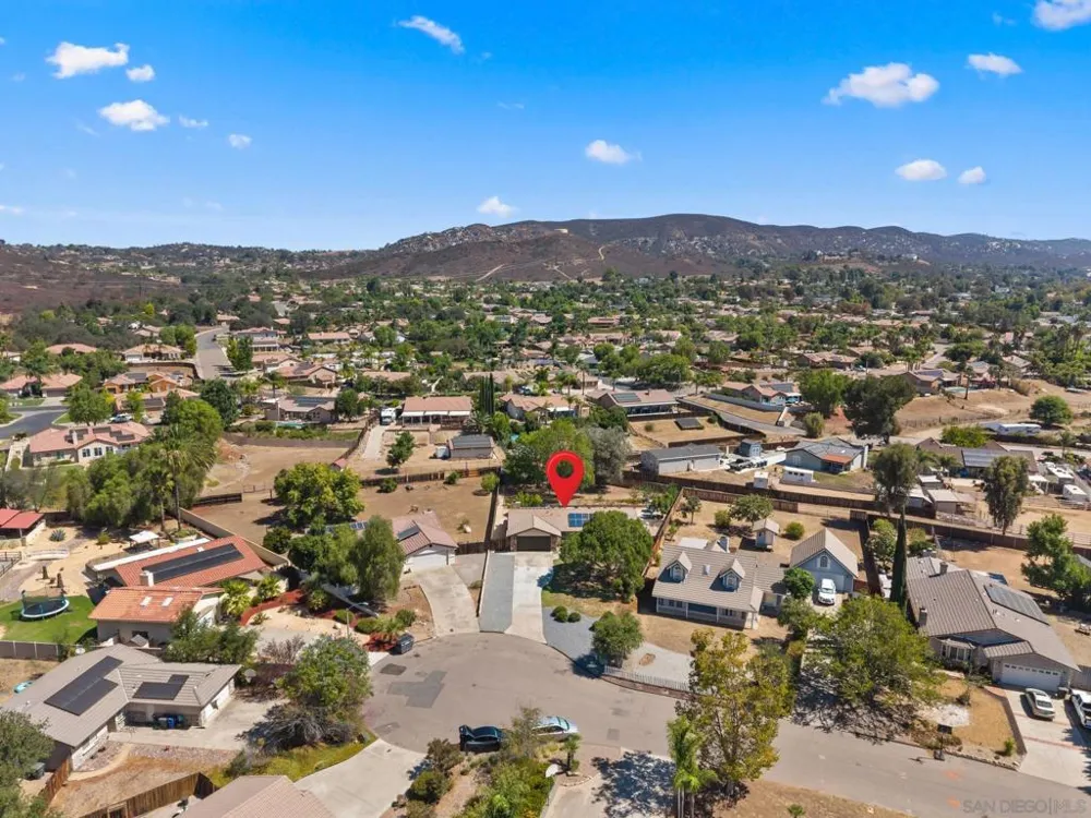 16333 Bassett Ramona, CA 92065
