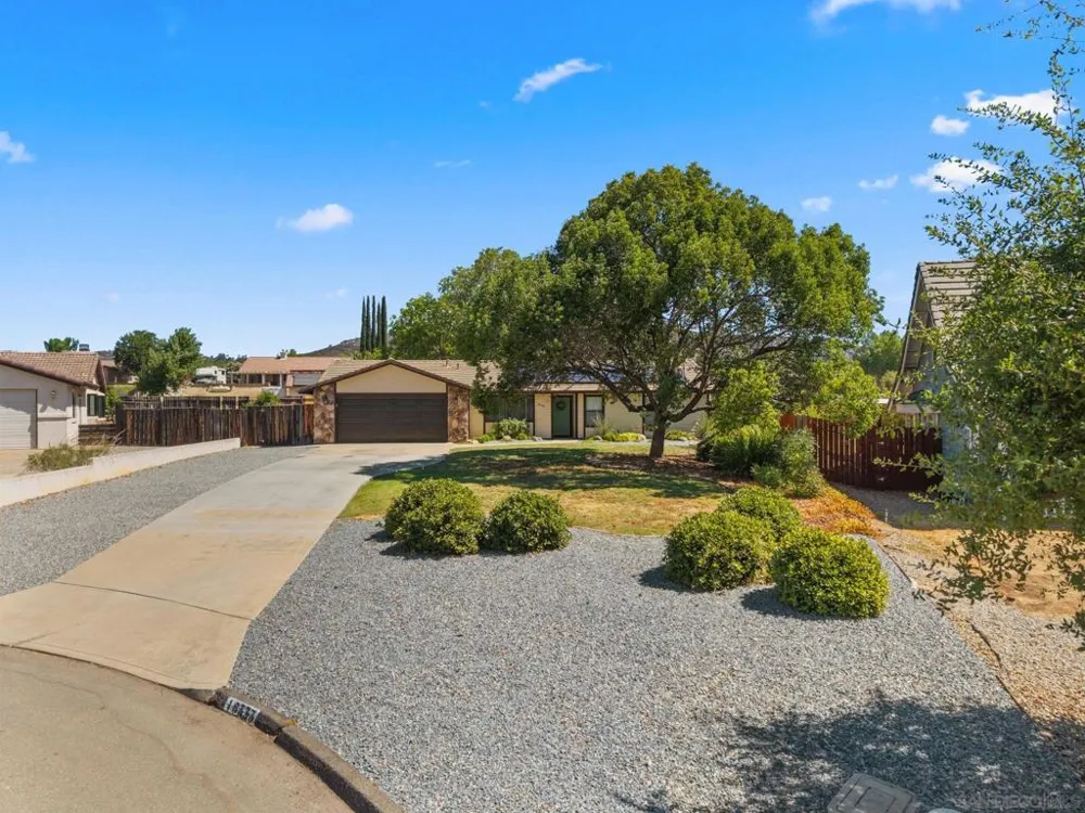 16333 Bassett Ramona, CA 92065
