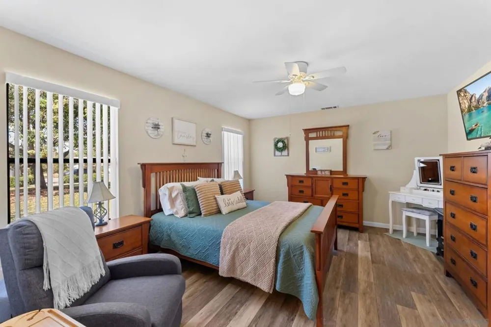16333 Bassett Ramona, CA 92065