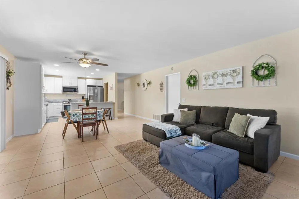16333 Bassett Ramona, CA 92065