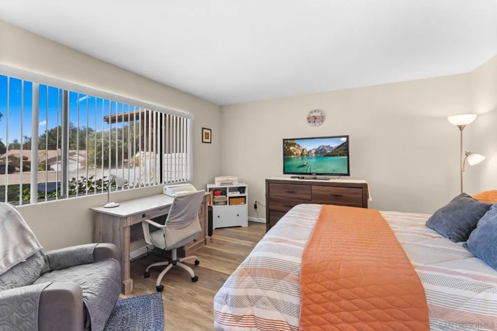 16333 Bassett Ramona, CA 92065