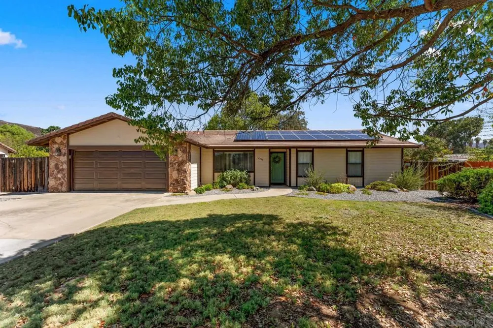 16333 Bassett Ramona, CA 92065