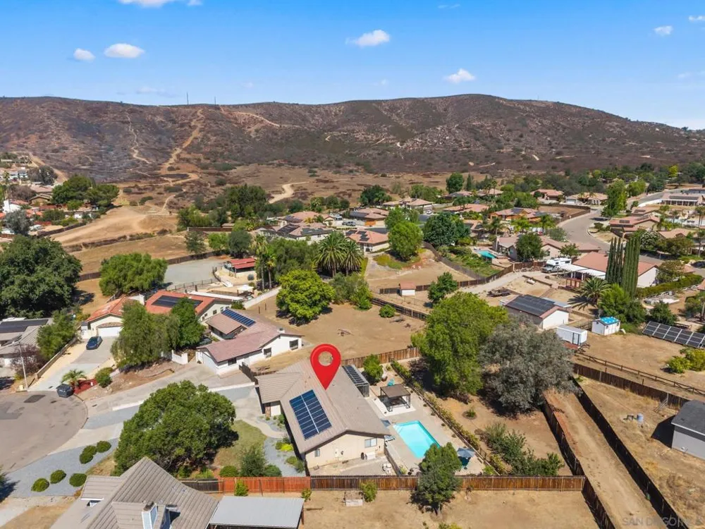 16333 Bassett Ramona, CA 92065